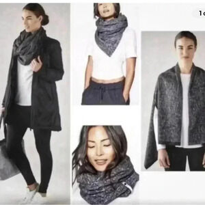 Lululemon OS Vinyasa Snap Scarf Women’s OS Black Gray Convertible Snap Stripe